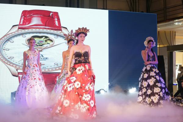 淺析如何找一家專業的四川演藝公司？